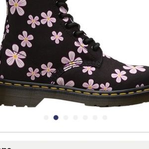 Women dr martens size 10 nwt